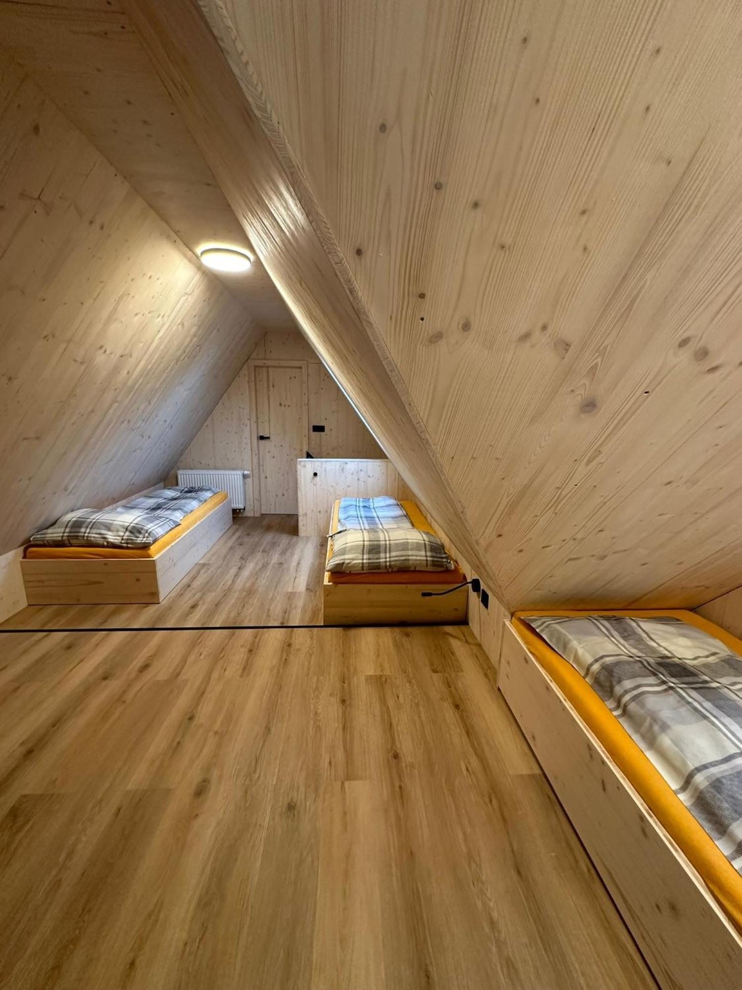 Penzion A Restaurace Pod Sjezdovkou Ченковице Экстерьер фото