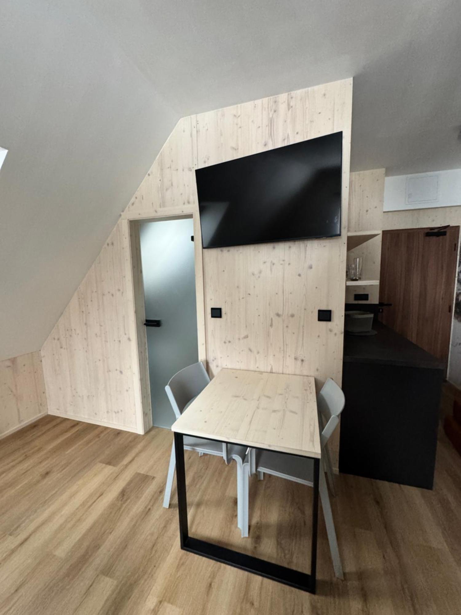 Penzion A Restaurace Pod Sjezdovkou Ченковице Экстерьер фото